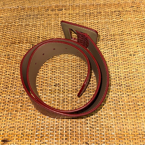 Vintage Womens M/L Classic Croc Embossed Wide Red Leather Belt Preppy Mature Y2K - Picture 3 of 5